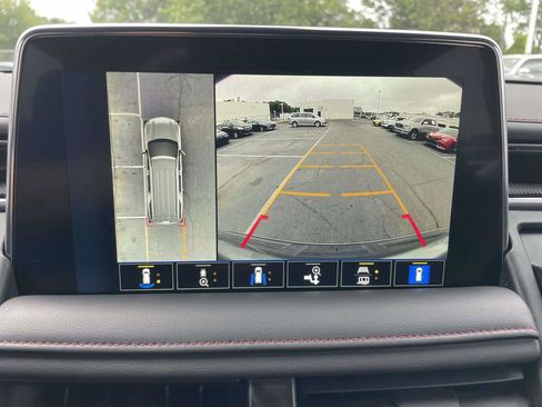 Used 2022 Chevrolet Tahoe RST w/ Luxury Package AWD/4WD image 40