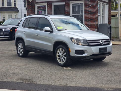 Used 2018 Volkswagen Tiguan Limited w/ Premium Package AWD/4WD image 1