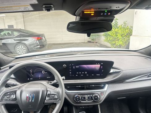 Used 2025 Buick Envista Preferred image 33