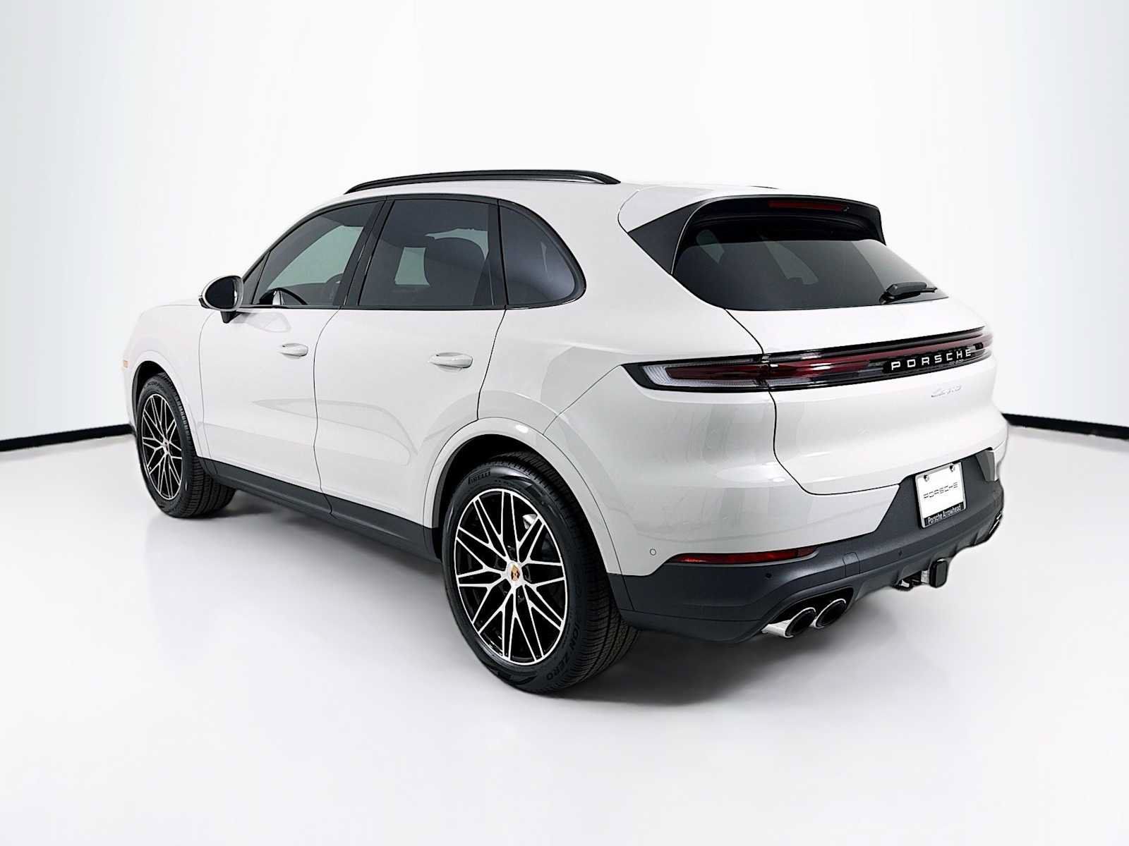 Used 2026 Porsche Cayenne AWD/4WD image 3