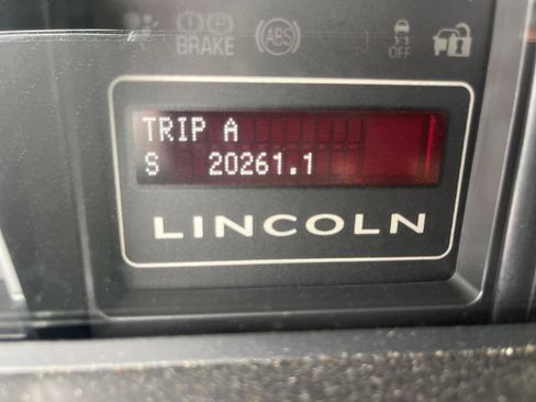 Used 2013 Lincoln Navigator L 4WD image 10