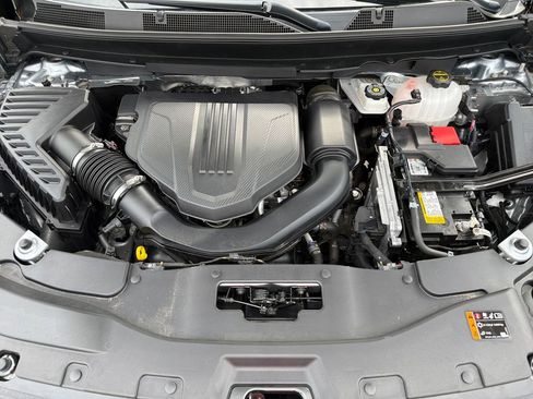 Used 2025 GMC Acadia AT4 w/ LPO, Floor Liner Package image 26