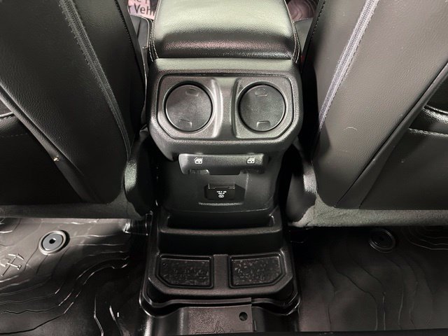 Used 2022 Jeep Wrangler Unlimited Sahara w/ Cold Weather Group AWD/4WD image 41