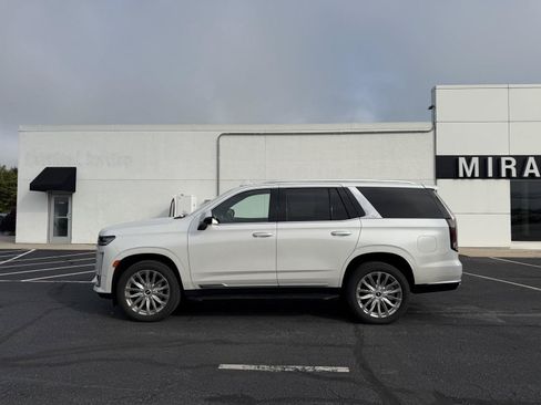 Used 2021 Cadillac Escalade Premium Luxury w/ Performance Package AWD/4WD image 8