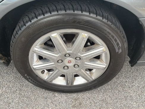 Used 2010 Cadillac DTS Premium image 18