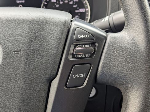 Used 2022 Nissan Frontier SV AWD/4WD image 20