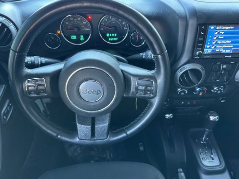 Used 2017 Jeep Wrangler Unlimited Sport image 14