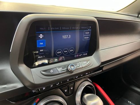 Used 2021 Chevrolet Camaro LT w/ Technology Package RWD image 21