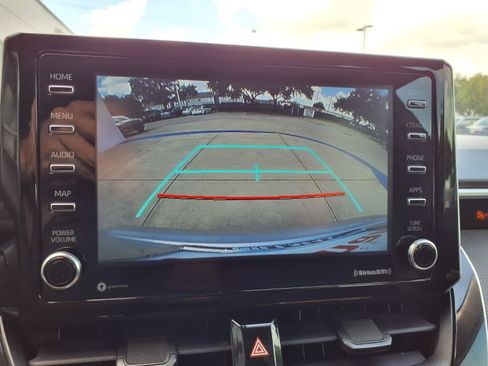 Used 2021 Toyota Corolla LE FWD image 5