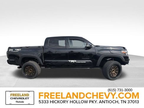 Used 2018 Toyota Tacoma TRD Off-Road image 2
