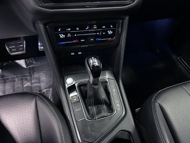 Certified 2024 Volkswagen Tiguan SE R-Line FWD image 25