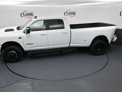 Used 2024 RAM 3500 Laramie w/ Night Edition image 15