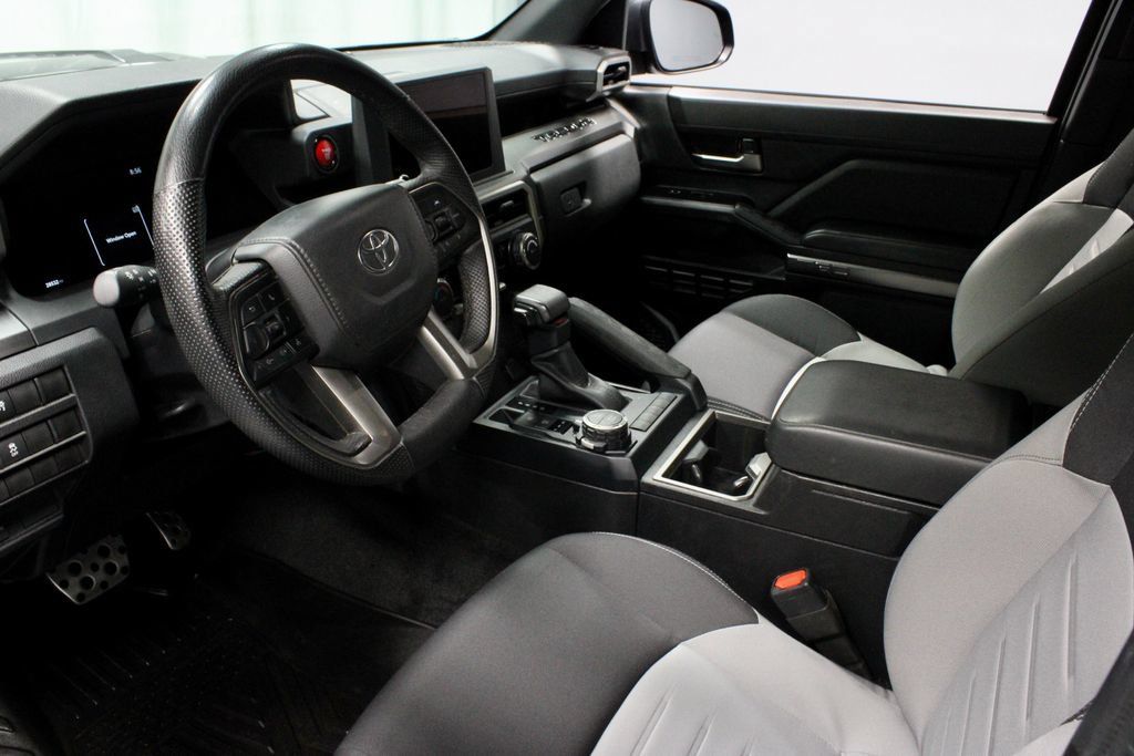 Used 2025 Toyota Tacoma TRD Sport AWD/4WD image 22