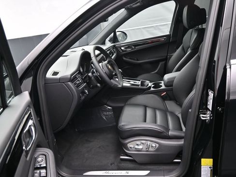 New 2026 Porsche Macan S AWD/4WD image 4