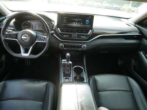 Certified 2023 Nissan Altima 2.5 SR w/ SR Premium Package AWD/4WD image 10