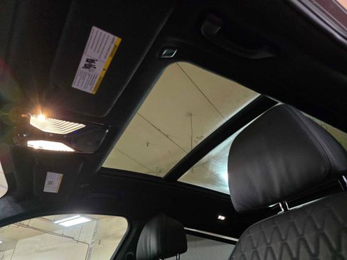 Used 2023 BMW X7 M60i w/ Climate Comfort Package image 26