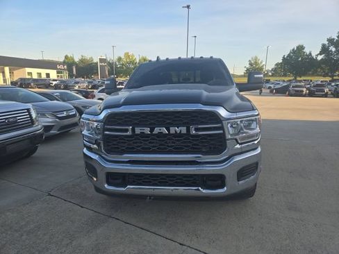 Used 2024 RAM 3500 Tradesman w/ Chrome Appearance Group AWD/4WD image 5