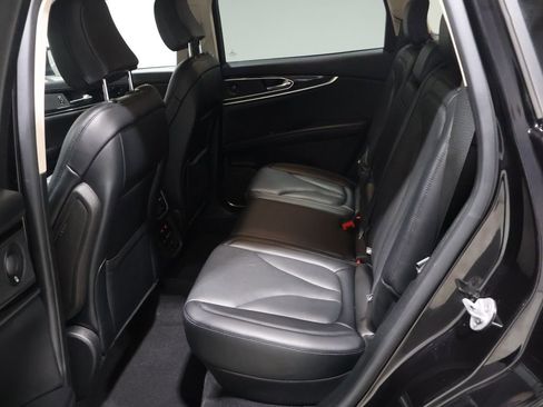 Used 2023 Lincoln Nautilus Reserve w/ Equipment Group 201A image 18