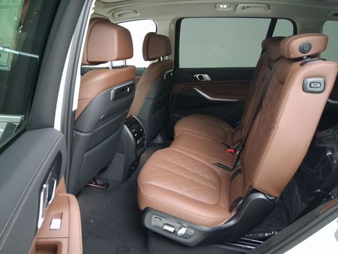 New 2026 BMW X7 xDrive40i image 14