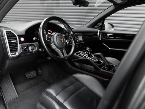 Certified 2020 Porsche Cayenne AWD/4WD image 4