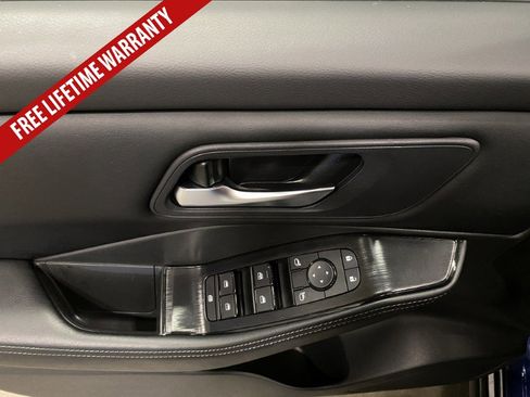 Used 2025 Nissan Rogue SV FWD image 26