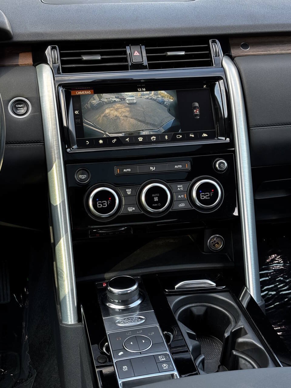Used 2018 Land Rover Discovery HSE AWD/4WD image 25