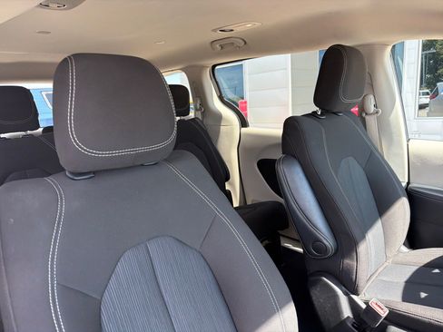 Used 2023 Chrysler Voyager LX FWD image 36