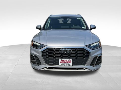 Used 2023 Audi Q5 2.0T Premium w/ Convenience Package AWD/4WD image 2