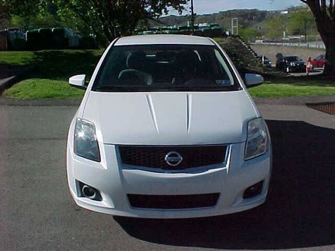 Used 2010 Nissan Sentra 2.0 SR FWD image 3