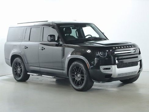 Certified 2023 Land Rover Defender 130 SE AWD/4WD image 11