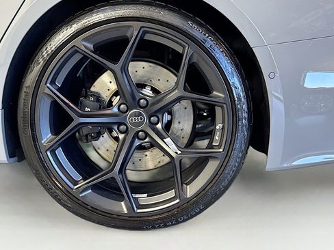 Used 2024 Audi RS 6 performance w/ Matte Carbon Package image 31