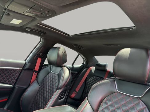 Used 2022 Genesis G70 3.3T RWD image 20
