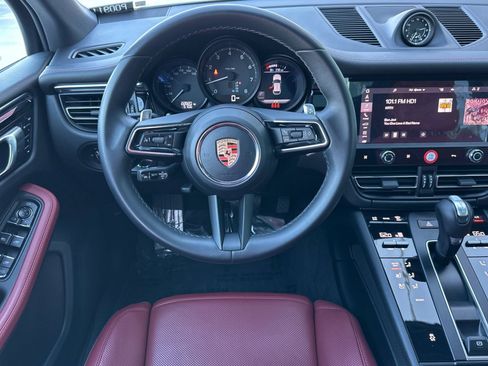 Used 2023 Porsche Macan image 14