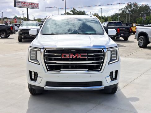 Used 2021 GMC Yukon XL SLT image 3