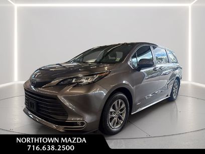Used 2021 Toyota Sienna XLE
