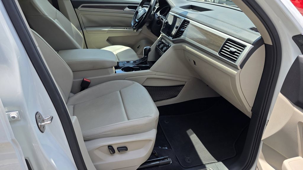 Used 2018 Volkswagen Atlas SEL FWD image 6