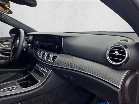 Certified 2021 Mercedes-Benz E 350 4MATIC Sedan image 22