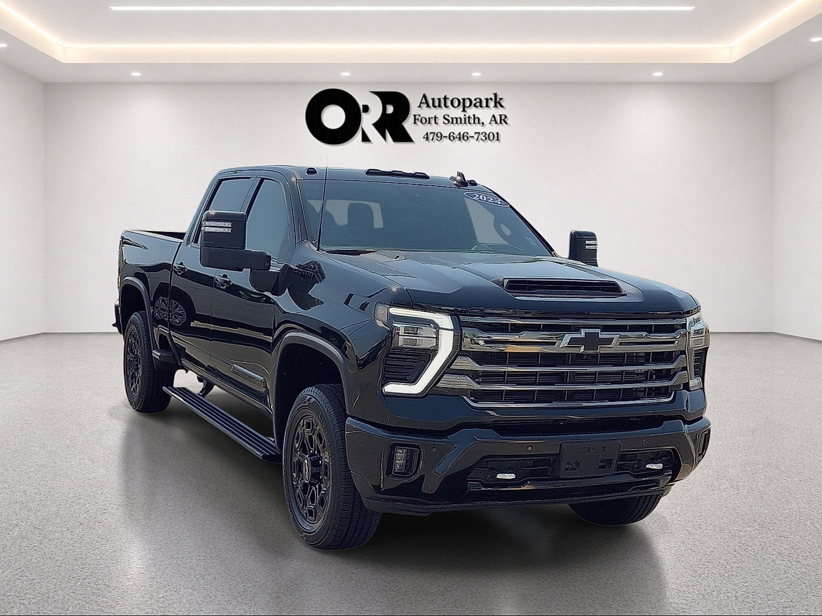 Used 2024 Chevrolet Silverado 2500 High Country w/ High Country Premium Package AWD/4WD image 1
