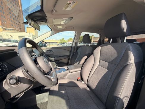Used 2021 Nissan Rogue SV FWD image 12