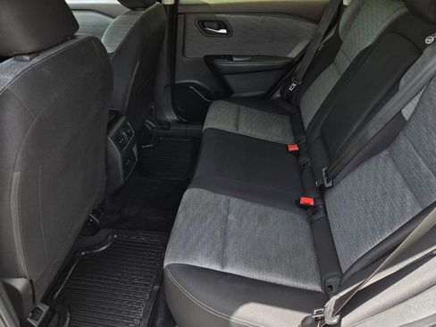 Certified 2023 Nissan Rogue SV FWD image 11