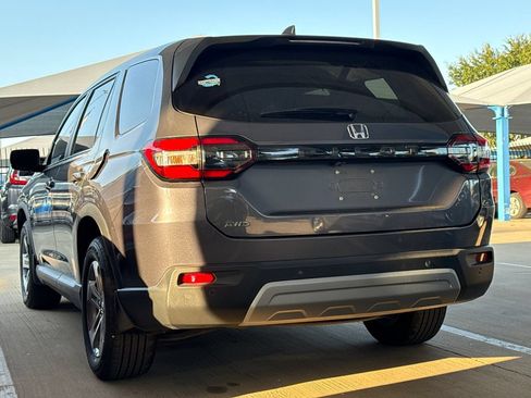 Certified 2025 Honda Pilot EX-L image 8