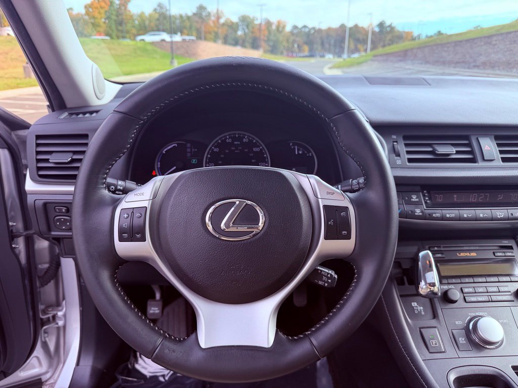 Used 2011 Lexus CT 200h Premium w/ Premium Audio Pkg FWD image 21