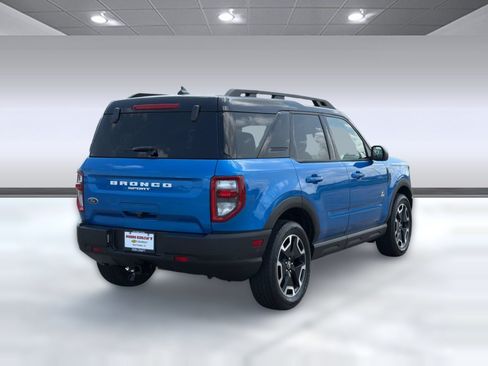 Used 2022 Ford Bronco Sport Outer Banks w/ Tech Package AWD/4WD image 9
