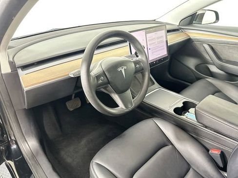 Used 2023 Tesla Model 3 Standard Range image 18
