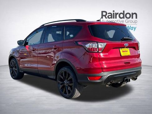 Used 2018 Ford Escape SE w/ SE Sport Appearance Package image 9