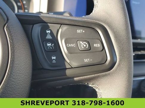 Used 2026 Jeep Wrangler Unlimited Rubicon AWD/4WD image 33