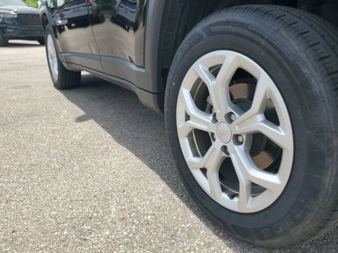 Used 2024 Jeep Compass Latitude AWD/4WD image 30