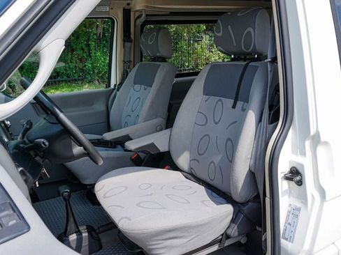 Used 2000 Volkswagen Eurovan Camper FWD image 9