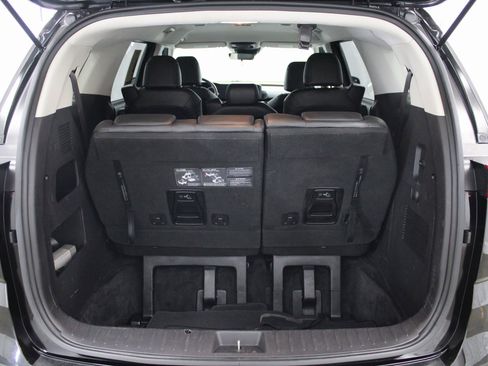 Used 2022 Kia Carnival LX image 21