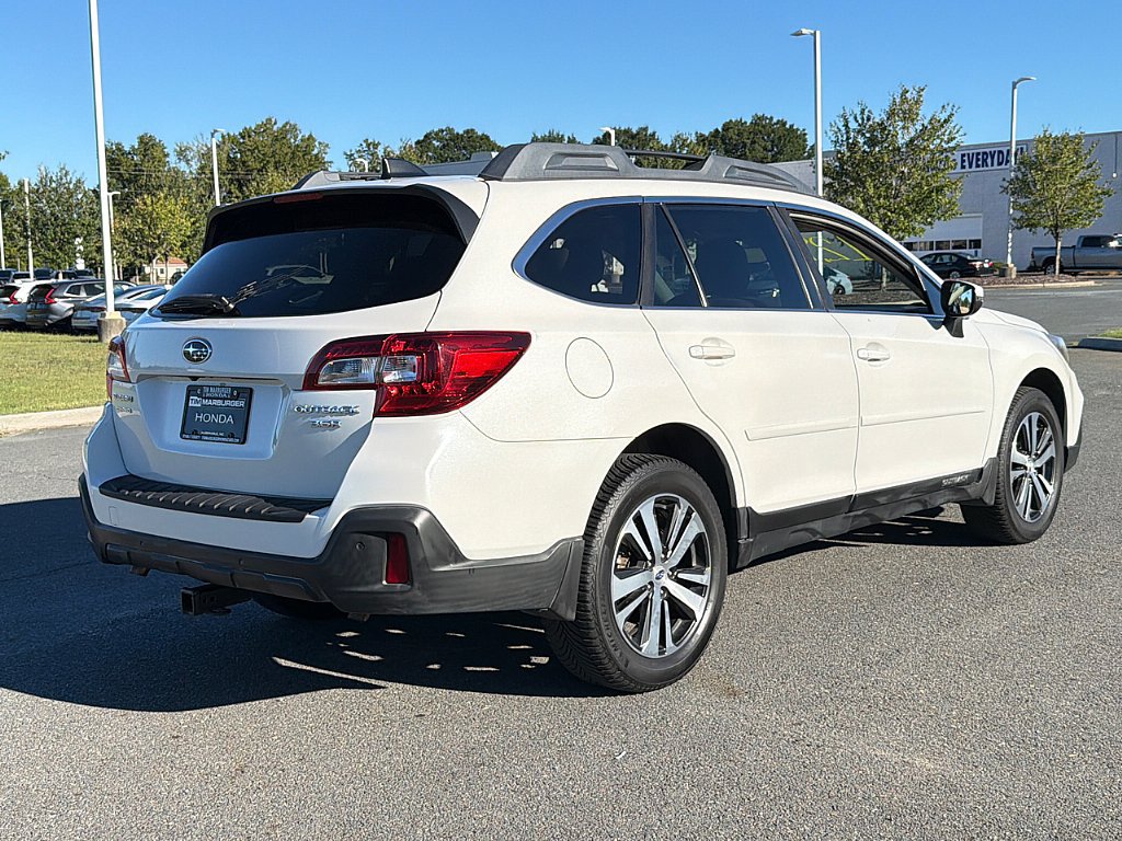 Used 2018 Subaru Outback 3.6R Limited AWD/4WD image 2